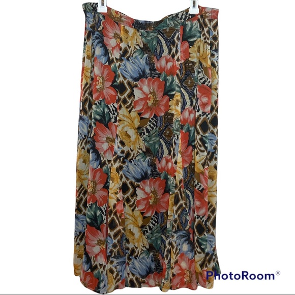 Skirt - Picture 3 of 16